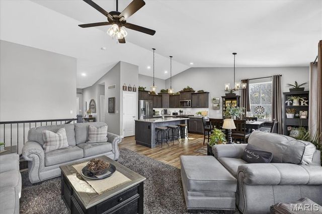 2002 Morningside Place, Maryville, IL 62062