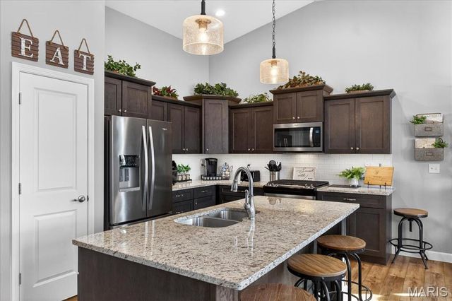 2002 Morningside Place, Maryville, IL 62062