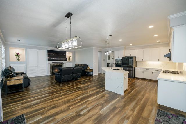 1766 Churchill Downs Cir, Oakdale, CA 95361