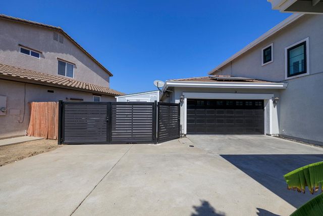 1766 Churchill Downs Cir, Oakdale, CA 95361