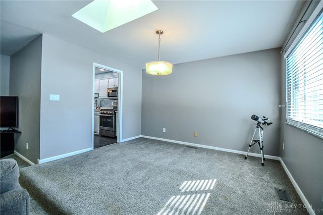 906 New England Avenue, Dayton, OH 45429