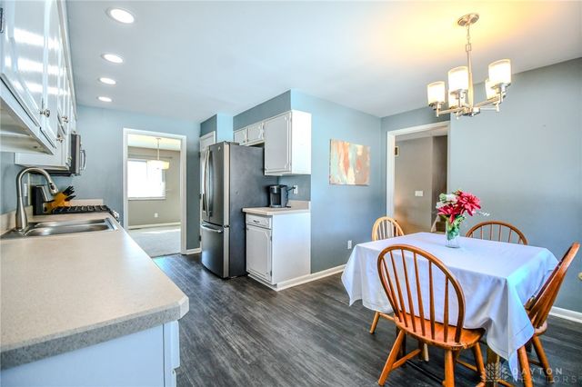 906 New England Avenue, Dayton, OH 45429