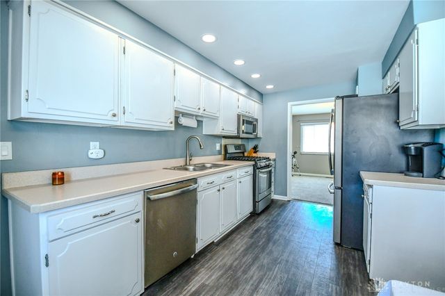 906 New England Avenue, Dayton, OH 45429