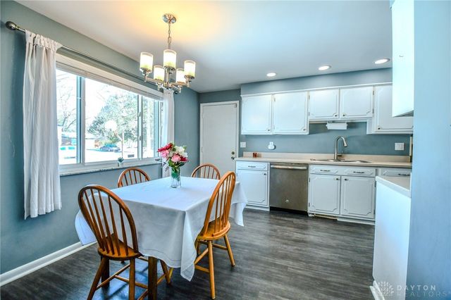 906 New England Avenue, Dayton, OH 45429