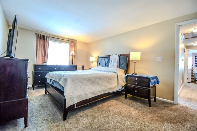 906 New England Avenue, Dayton, OH 45429