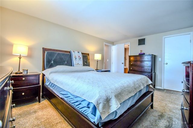 906 New England Avenue, Dayton, OH 45429