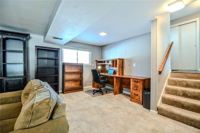 906 New England Avenue, Dayton, OH 45429