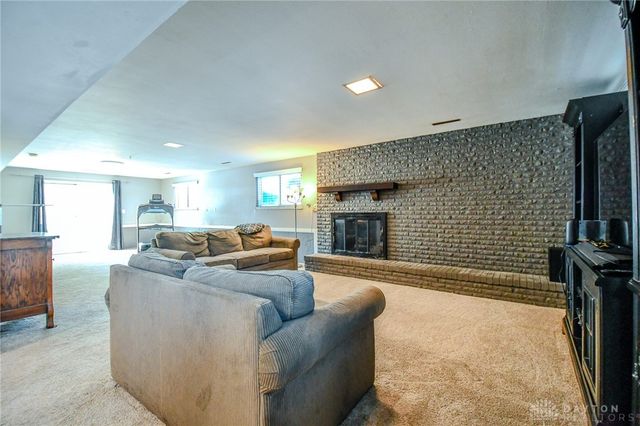 906 New England Avenue, Dayton, OH 45429