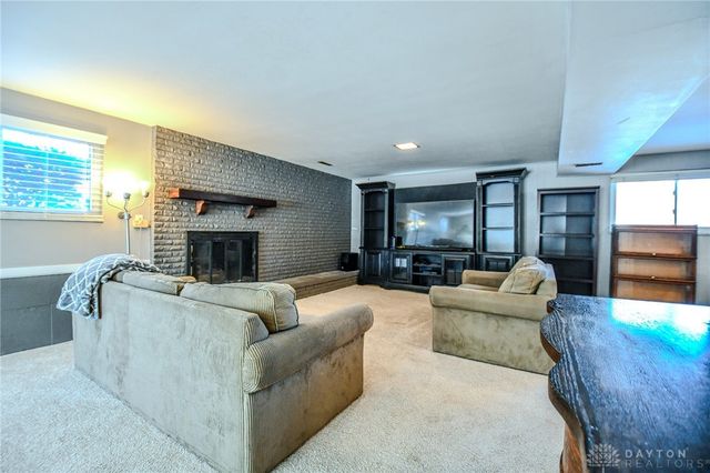 906 New England Avenue, Dayton, OH 45429