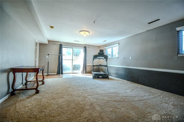 906 New England Avenue, Dayton, OH 45429