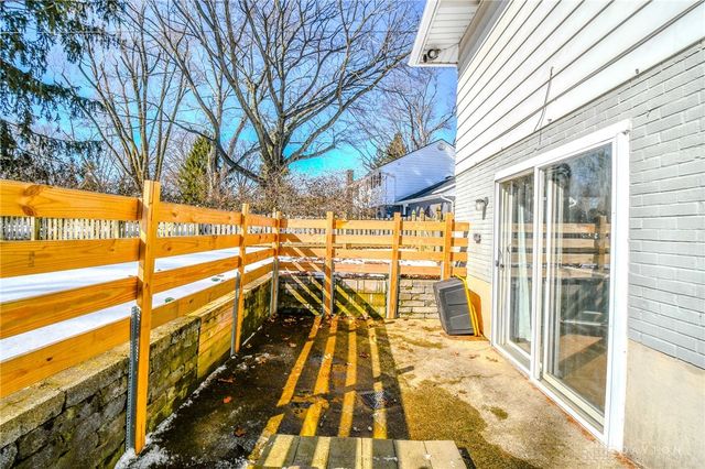 906 New England Avenue, Dayton, OH 45429