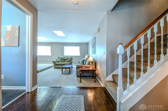 906 New England Avenue, Dayton, OH 45429