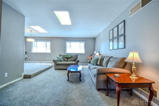 906 New England Avenue, Dayton, OH 45429