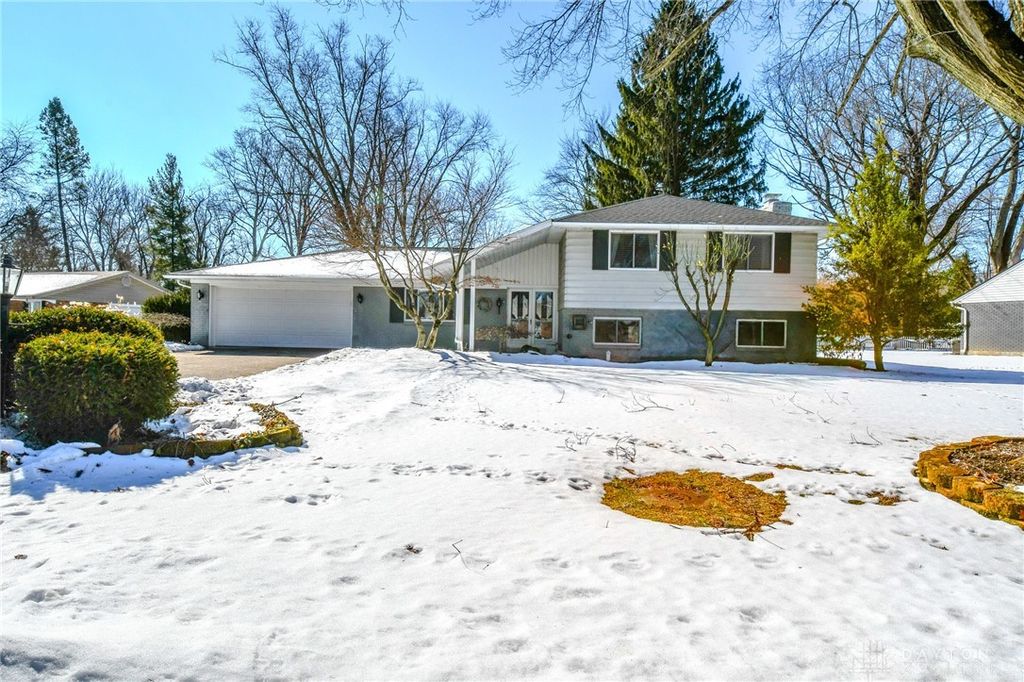 906 New England Avenue, Dayton, OH 45429