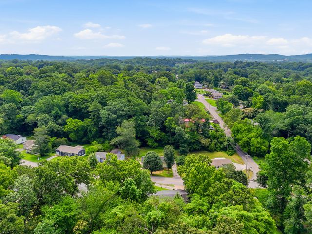 3706 Thrushwood Drive, Chattanooga, TN 37415