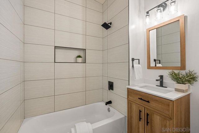 5646 Roanoke, San Diego, CA 92139