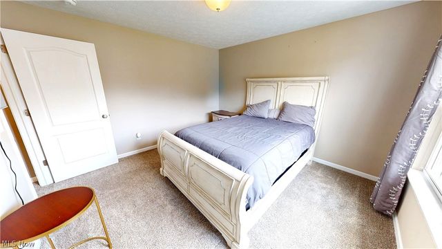 940 Longitude Lane, Amherst, OH 44001