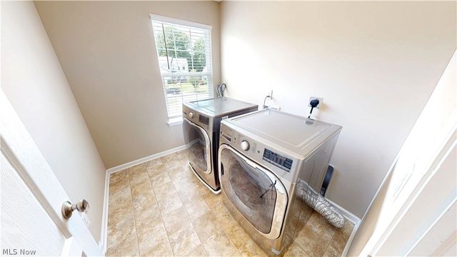 940 Longitude Lane, Amherst, OH 44001