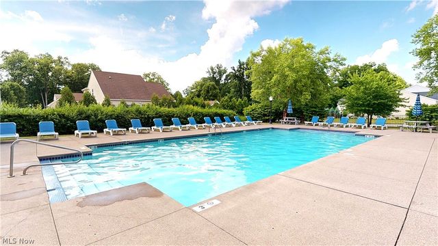 940 Longitude Lane, Amherst, OH 44001