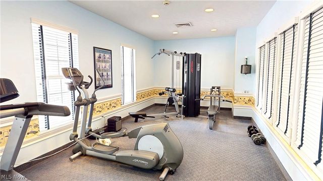 940 Longitude Lane, Amherst, OH 44001