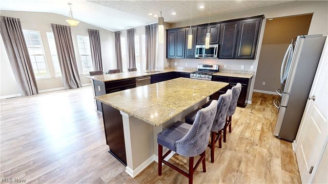940 Longitude Lane, Amherst, OH 44001