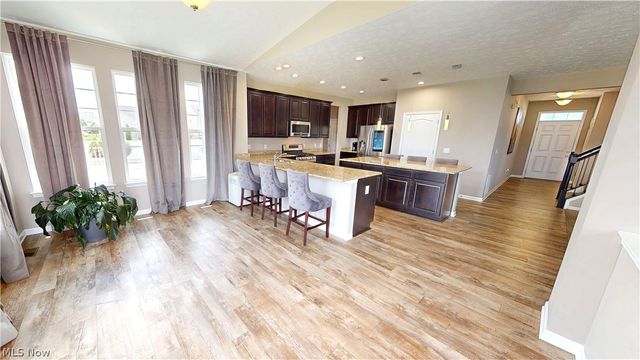 940 Longitude Lane, Amherst, OH 44001
