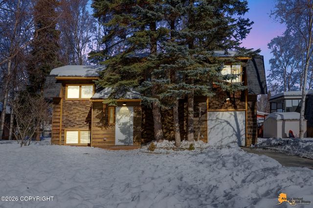 3511 Amber Bay Loop, Anchorage, AK 99515