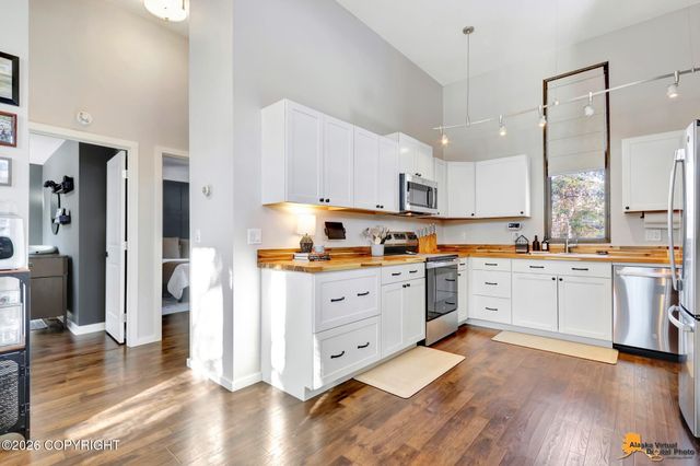 3511 Amber Bay Loop, Anchorage, AK 99515