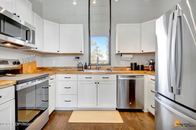 3511 Amber Bay Loop, Anchorage, AK 99515