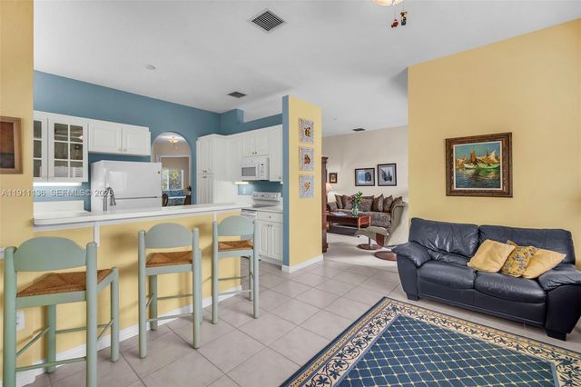 7921 E Exeter Boulevard E 202, Tamarac, FL 33321