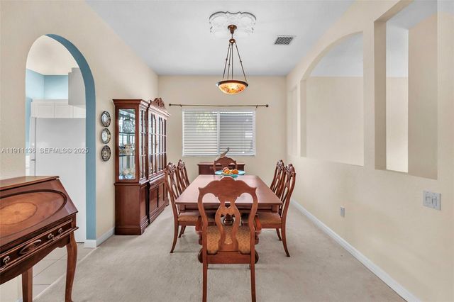 7921 E Exeter Boulevard E 202, Tamarac, FL 33321