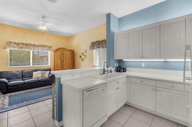 7921 E Exeter Boulevard E 202, Tamarac, FL 33321