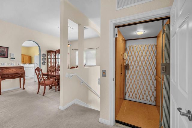 7921 E Exeter Boulevard E 202, Tamarac, FL 33321