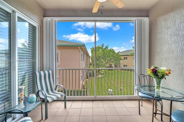 7921 E Exeter Boulevard E 202, Tamarac, FL 33321