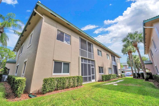 7921 E Exeter Boulevard E 202, Tamarac, FL 33321