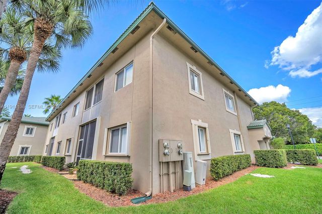 7921 E Exeter Boulevard E 202, Tamarac, FL 33321
