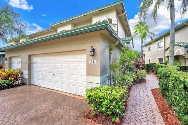 7921 E Exeter Boulevard E 202, Tamarac, FL 33321