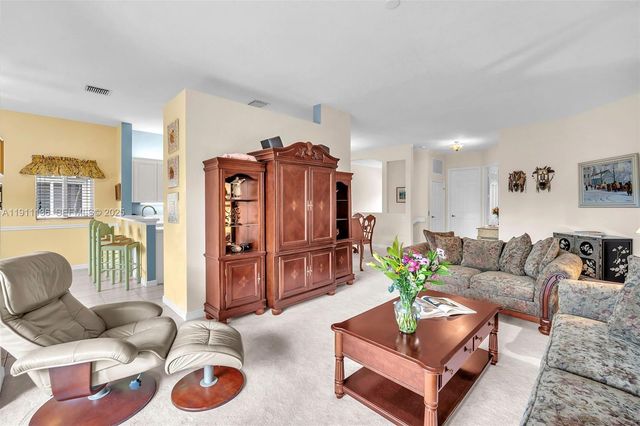 7921 E Exeter Boulevard E 202, Tamarac, FL 33321