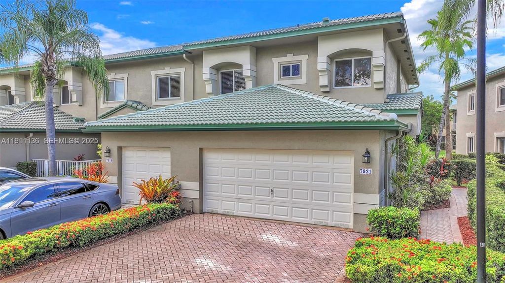 7921 E Exeter Boulevard E 202, Tamarac, FL 33321