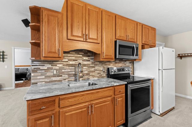 11033 Sandy Oak Trail, Cedar Springs, MI 49319