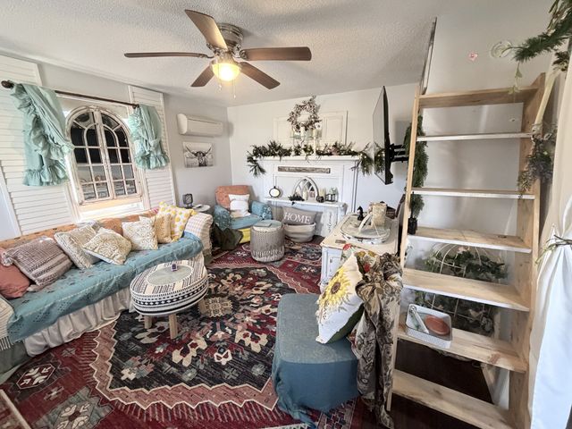 962 3rd St, Tracy City, TN 37387