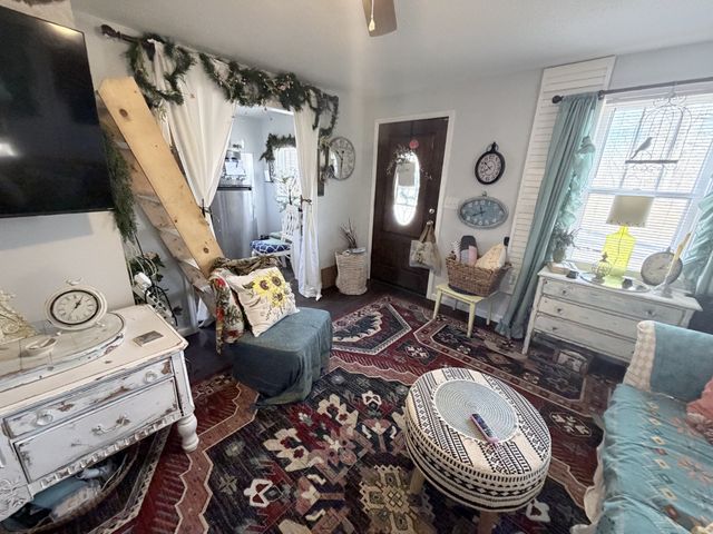 962 3rd St, Tracy City, TN 37387