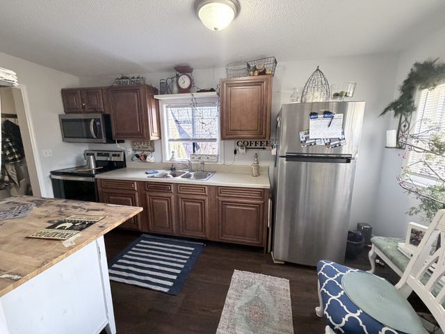 962 3rd St, Tracy City, TN 37387