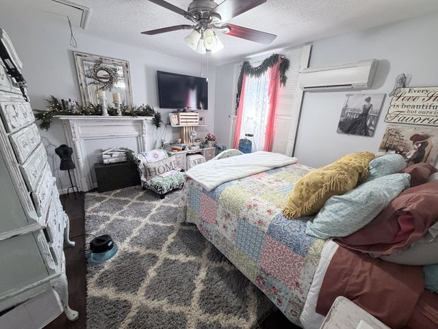 962 3rd St, Tracy City, TN 37387