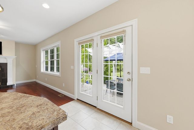 413 Batchelor St, Granby, MA 01033