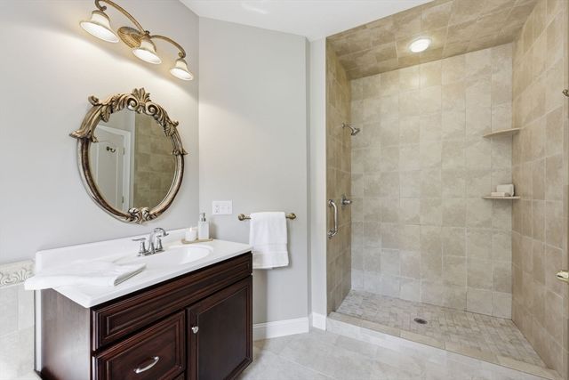 413 Batchelor St, Granby, MA 01033