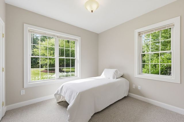413 Batchelor St, Granby, MA 01033