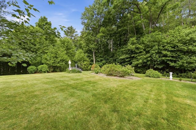 413 Batchelor St, Granby, MA 01033