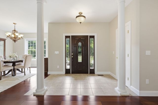 413 Batchelor St, Granby, MA 01033