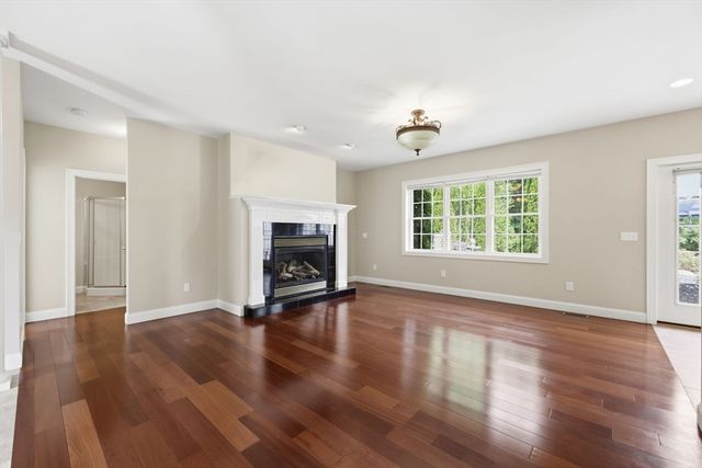 413 Batchelor St, Granby, MA 01033